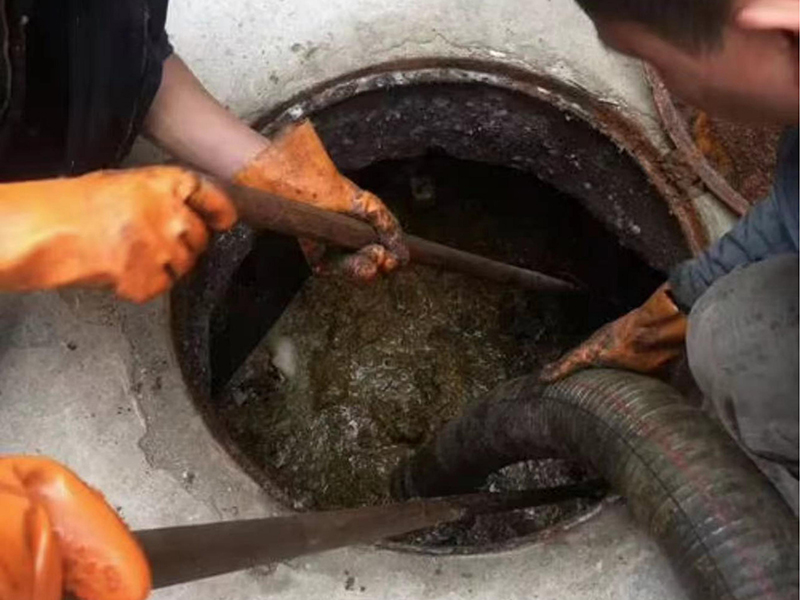 礼泉清理化粪池时如何避免沼气的危害?